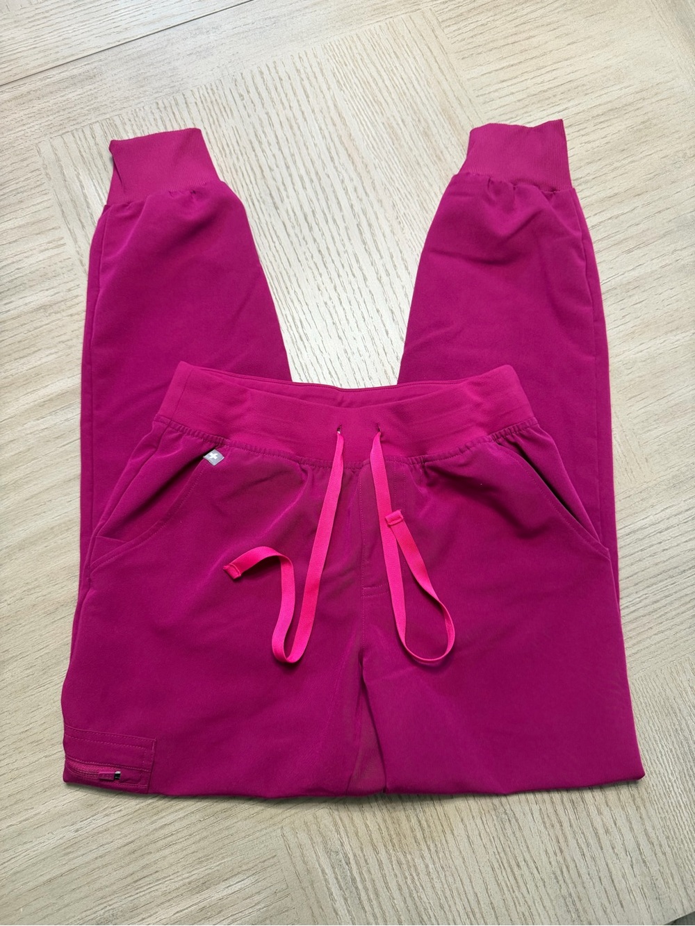 Figs Bright Fuchsia jogger type scrub pants